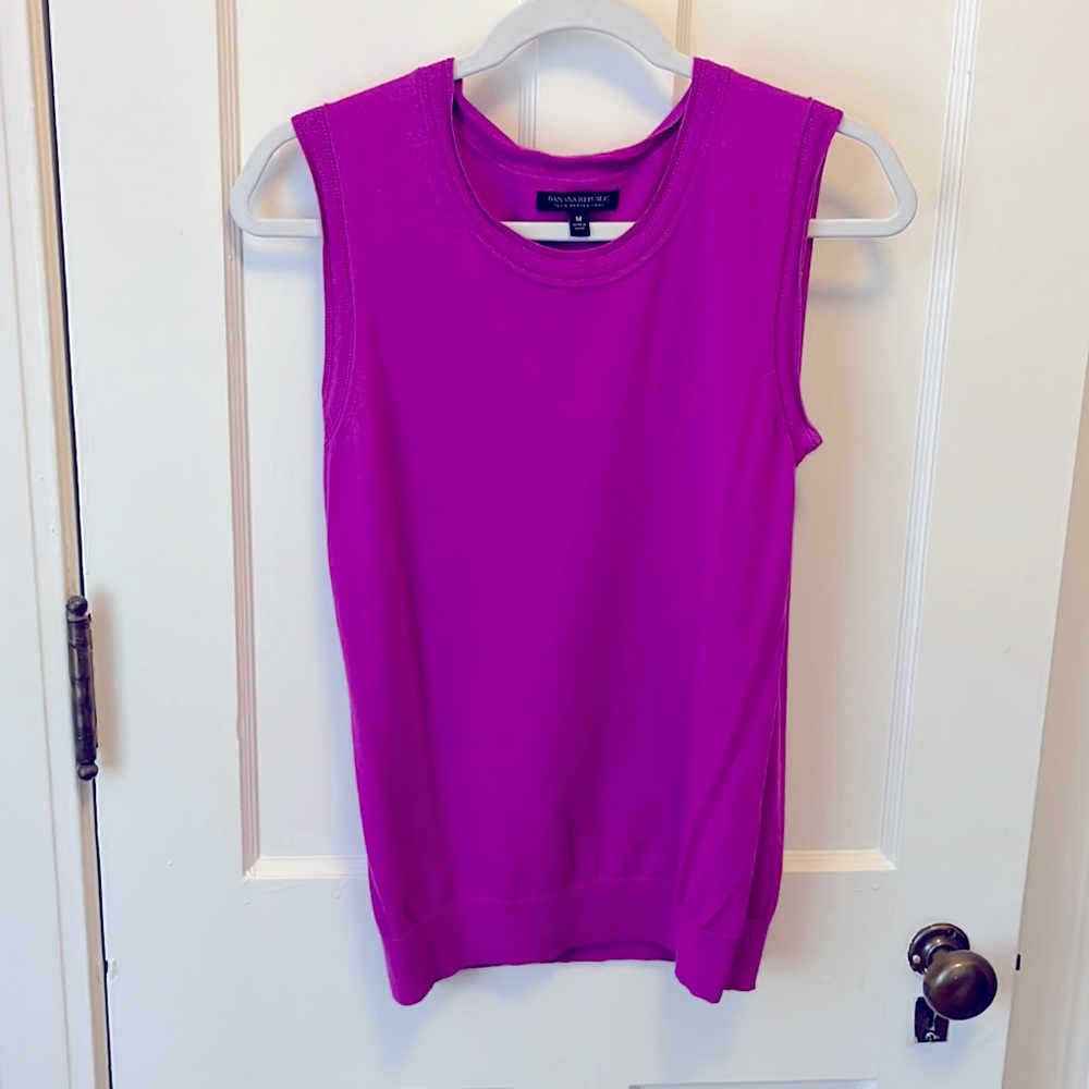Banana Republic Fuscia Sweater Tank, 100% Merino Wool, Size M.